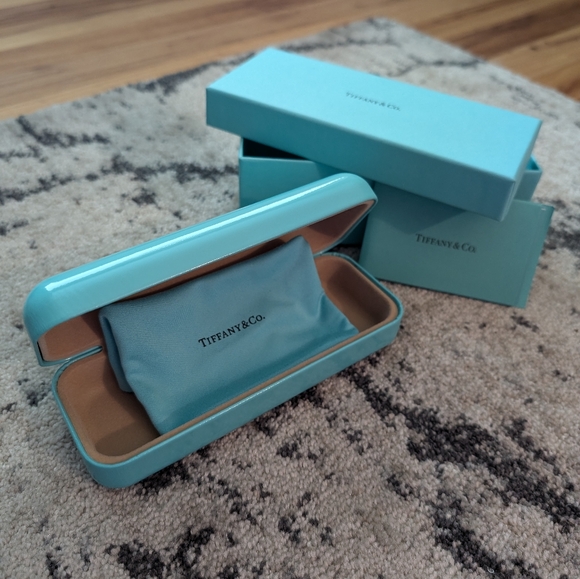 NWOT Tiffany & Co. Hard shell Glasses Case, Gift Box, Cleaning Cloth, BLANK COA - Picture 2 of 16